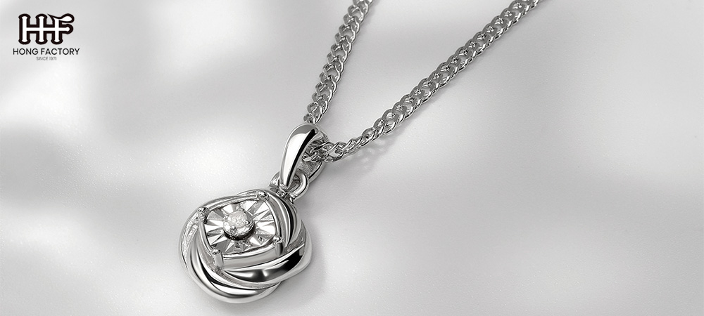 What is a silver necklace and how does it differ from gold